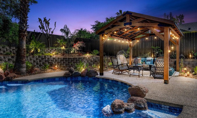 Roseville House | Kissing Turtle Lagoon🐢🌴 Pool, spa, fire pit, grill, games! Great location!