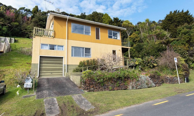 Paihia House | Knight’s Retreat - Paihia Holiday Home