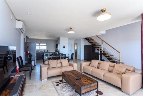 Century City Apartment | Knightsbridge 902E by CTHA