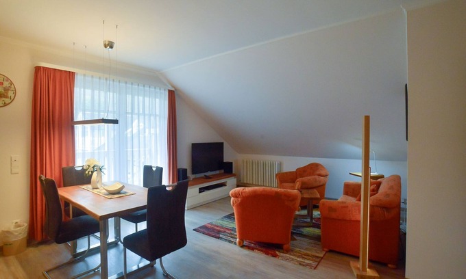 Binz Apartment | Komfortplus Ferienwohnung mit 1 Schlafzimmer und Balkon im Dachgeschoss