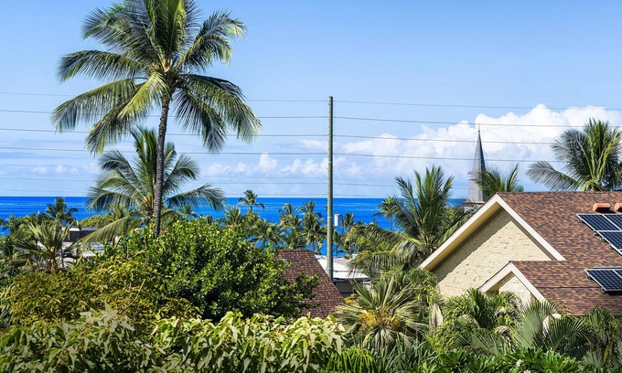 Historic Kailua Village Condo | KONA OASIS