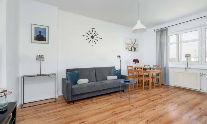 Nowe Miasto Apartment | Konarskiego 4 | Spacious apartment | WiFi