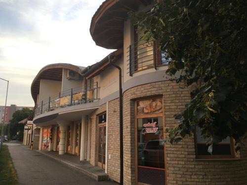 Dunajska Streda Apartment | Kondé Apartments B