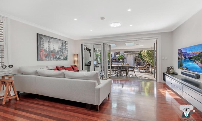 Redfern Apartment | KOZYGURU / Redfern / Comprehensive Funky /5 Bed House