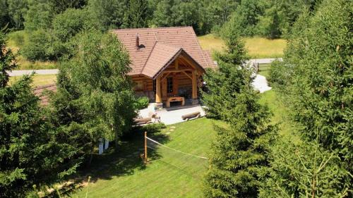 Hlevci Ski Chalet | KRALJICA ŠUME - Divjake Log Home