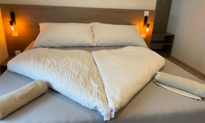 Balatonujlak Bed & Breakfast | Kukorica Csárda Apartman