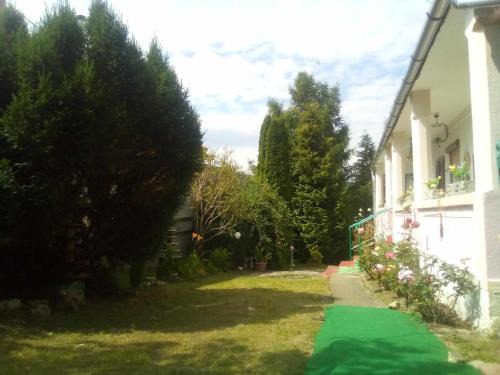 Hollohaza House | Kulcsosház vendégház