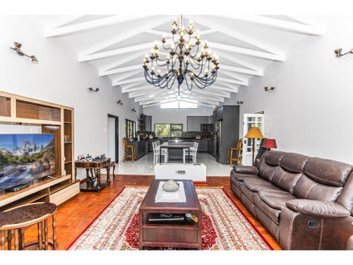 Greater Johannesburg Metropolitan Area Apartment | KwaMagogo Villa, Chartwell