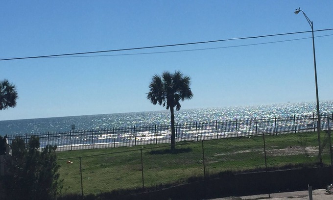 Galveston Apartment | Kwik Kabana "Where the Beach Counts"