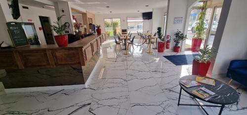 Arpajon Hotel | Kyriad Direct Arpajon