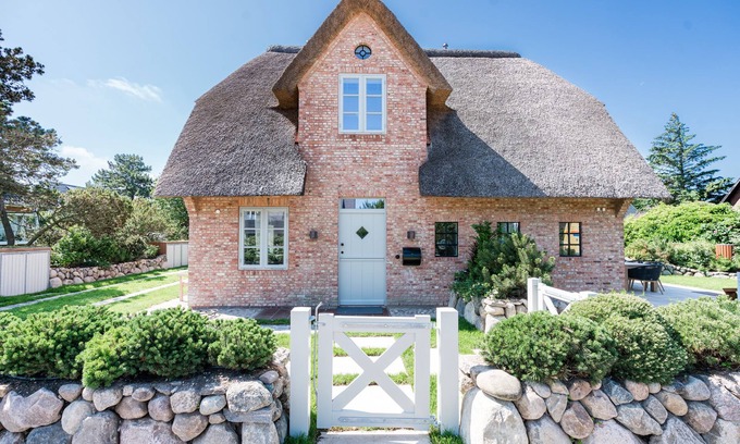 Wenningstedt-Braderup House | Lässiges Design Gepaart mit Feinsten Materialien und Viel Raum zum Wohlfühlen -