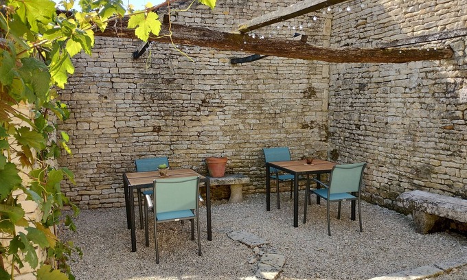 Aubigne Apartment | L'ancien Cafe - Luxury Gite 2-4 pers