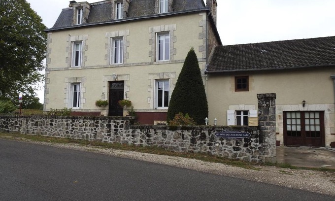 Piegut-Pluviers Bed & Breakfast | L'Ancienne Gare Chambre d'Hôte