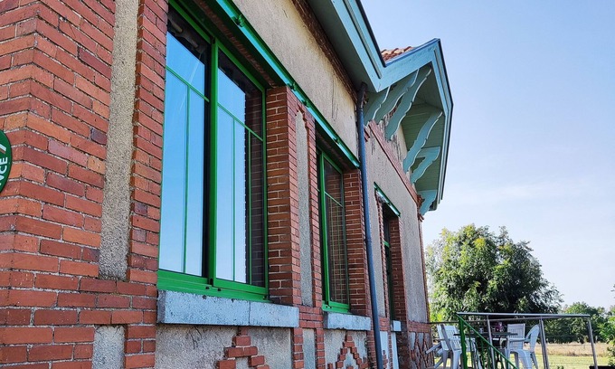Arcais House | L'ANCIENNE LAITERIE, in the heart of the Marais Poitevin, greenery, biking and hiking
