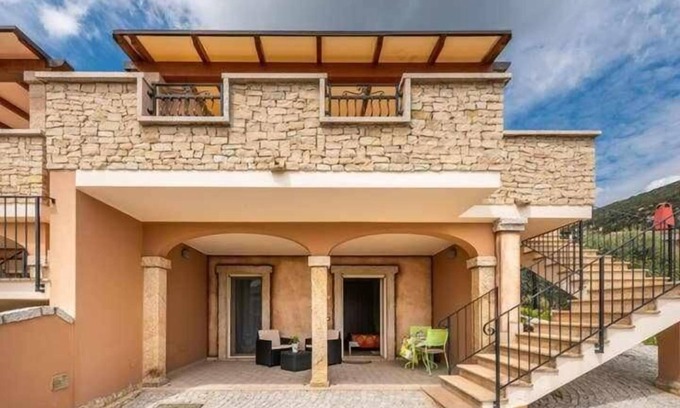 Chia Bed & Breakfast | L'Arcobaleno Di Chia
