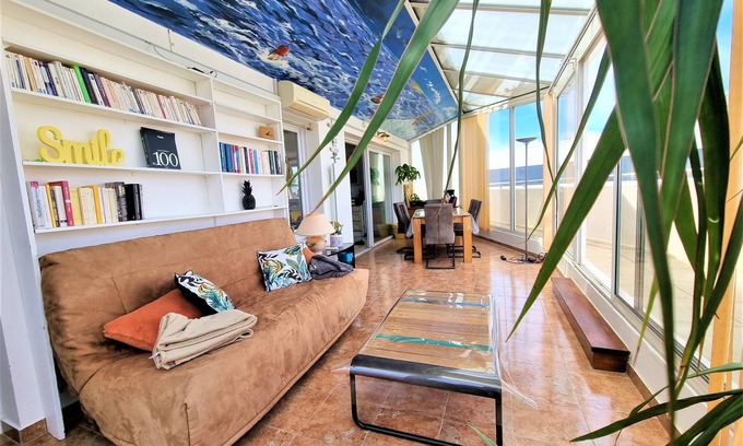 La Rochelle Apartment | L'atrium de la Sole