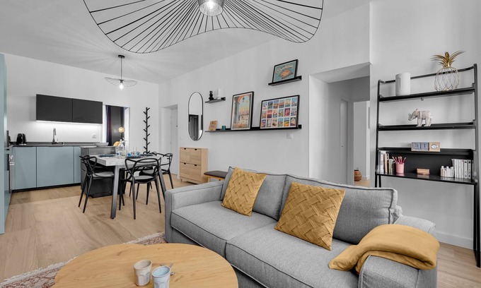 Saint - Aubin - Dupuy Apartment | L'Azzurri - Charmant appartement pour 4