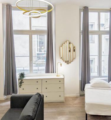 Secteur 2 Apartment | L'Eclat - Hypercentre / Quai de Grenoble