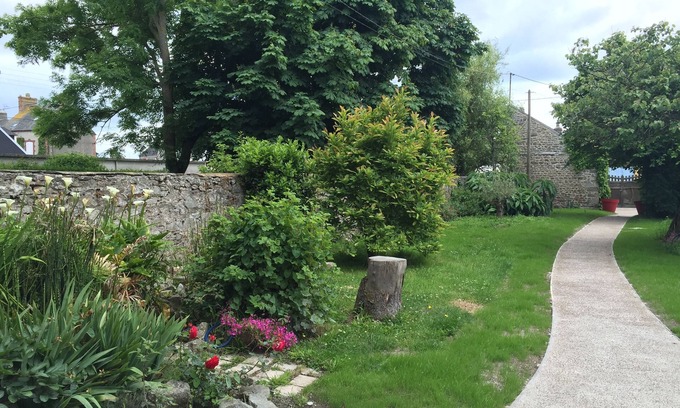 Saint-Vaast-la-Hougue Bed & Breakfast | L'Ermitage