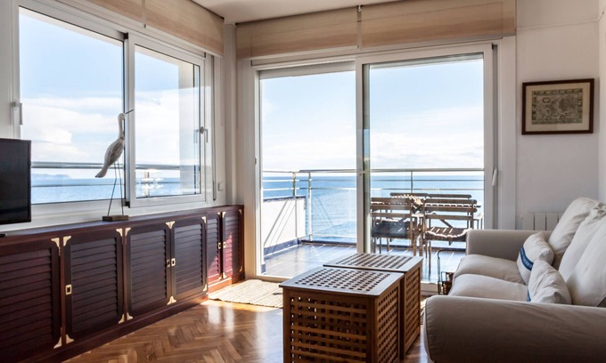 L'Escala Apartment | L'escala: In front of the sea-Passeig Maritim-l'Escala-Wifi free