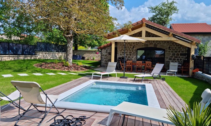 Saint-Romain-Lachalm House | L'escapade au fil du Soleil