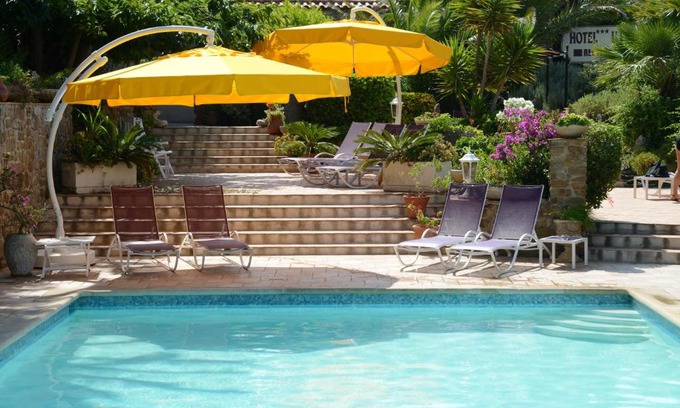 Le Pradet Hotel | L' Escapade Hôtel & Restaurant