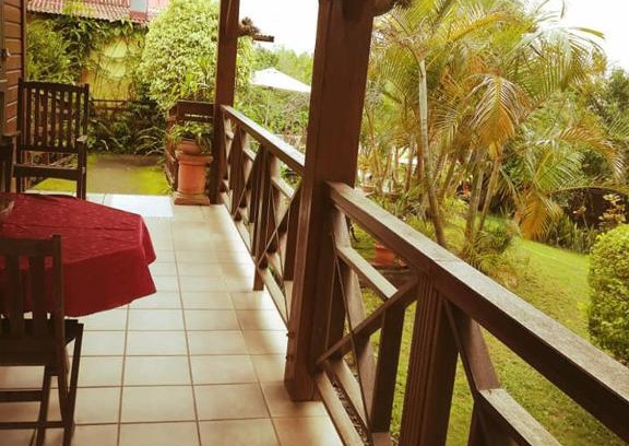 Le Tampon Bed & Breakfast | L'ESTAGNON
