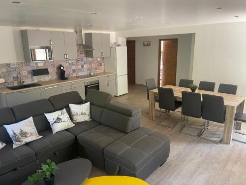 Guillestre Apartment | L'improbable, Spa, Netflix, Wifi, 500 m du centre historique