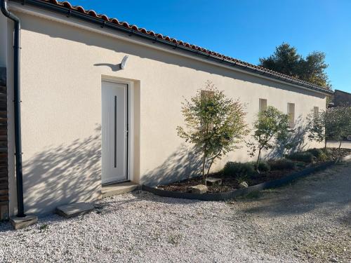 Saint-Hippolyte House | L'instant fleuri
