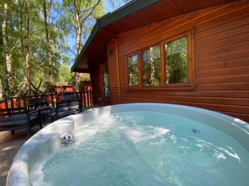 Bethesda House | L02 - The Penrhyn Spa with Hot Tub