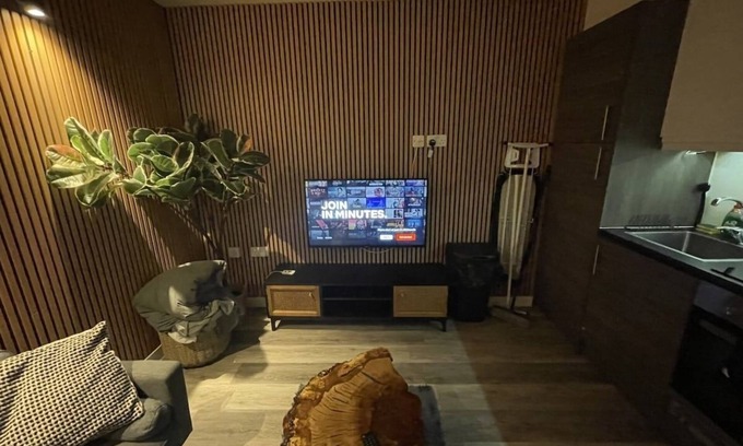 RopeWalks Apartment | L1 Luxe Apartment: Chic & Stylish