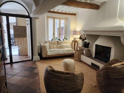 Claviers Bed & Breakfast | La Belle Histoire