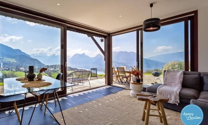 Talloires-Montmin Apartment | La Bergerie T2 : Apartment with lake and mountain view.