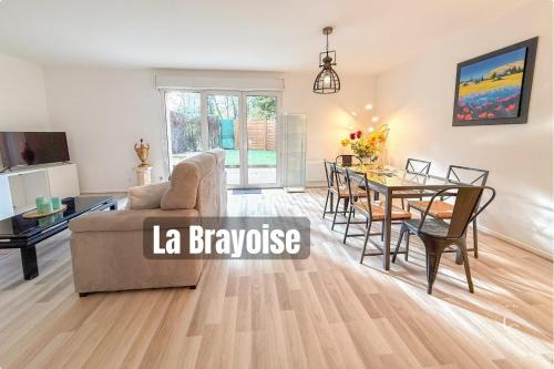 Saint-Jean-de-Braye House | La Brayoise Near Orléans cozy house with garden & pétanque