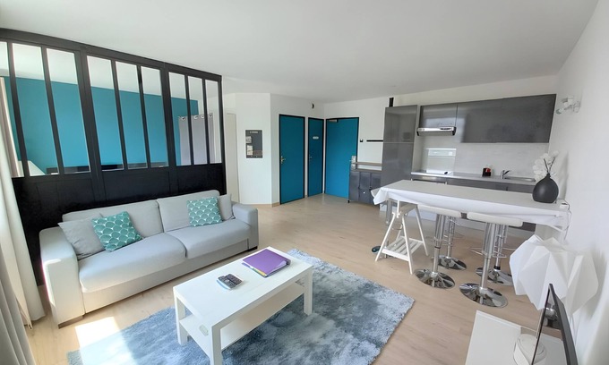 Chasseneuil-du-Poitou Apartment | La Cabano’scope Apartment – Aquatis Residence