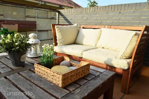 San Vicente de la Barquera House | La Casuca del Farolillo - con parking y terraza primera línea de playa