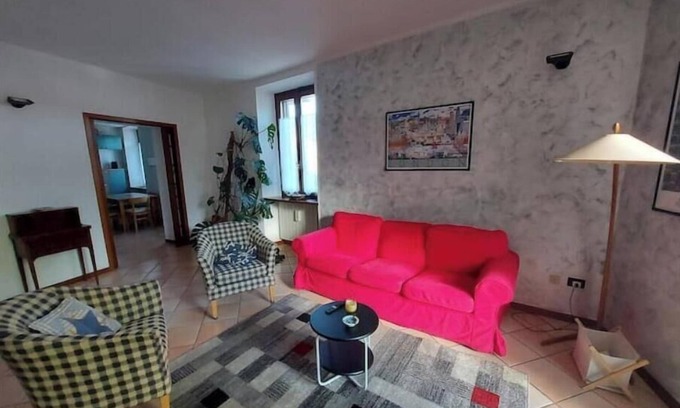 Comabbio Apartment | La Casa di Anna: Lake Maggiore area. Private Beach