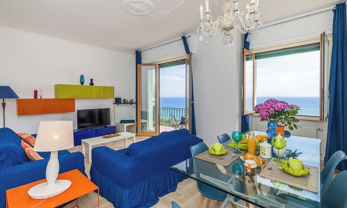 Finale Ligure Apartment | La Casa Nel Blu - Sea View and Private Parking