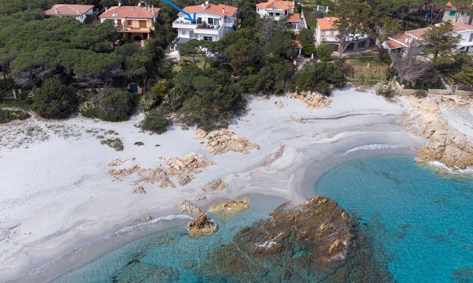 Cala Liberotto Apartment | La Casa sul Mare - Two Bedroom Apartment, Sleeps 4