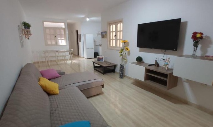 Vecindario House | LA CASITA VECINDARIO