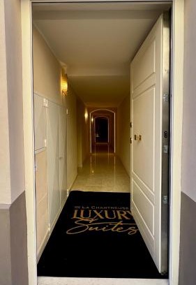 Parma City Centre Apartment | La CHARTREUSE Luxury Suites