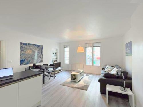 Saint-Germain-en-Laye Apartment | La Clé de Pierre