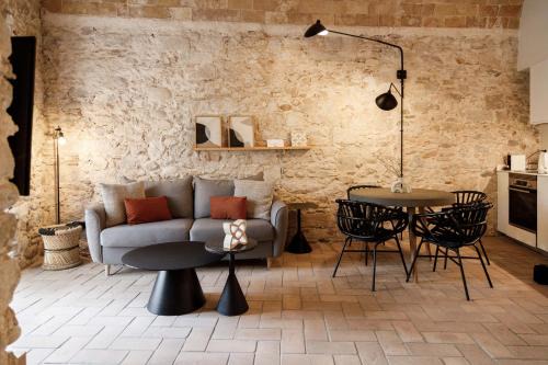 Barri Vell Hotel | La Comuna by Bon Dia Residences