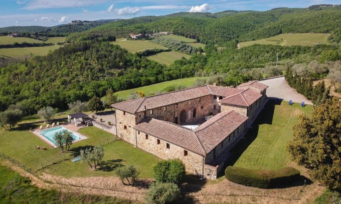 Castellina in Chianti Villa | La Corte Di Campalli by Salogi Villas