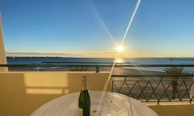 Le Grau-Du-Roi Apartment | La Croix du Sud: superbe appartement en duplex 2 chambres vue mer