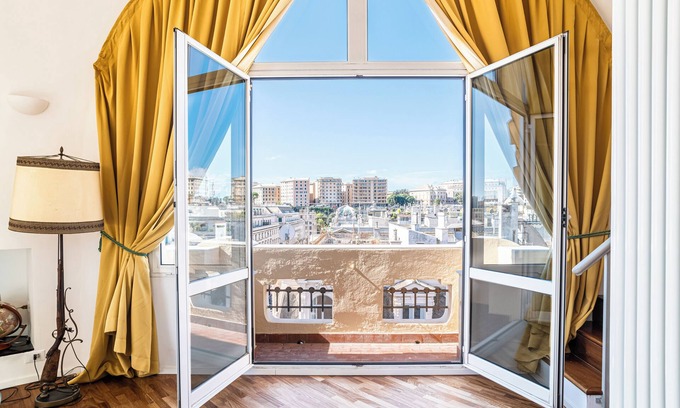 San Vincenzo Apartment | La Cupola - Roof Garden Suite in the heart of Genoa