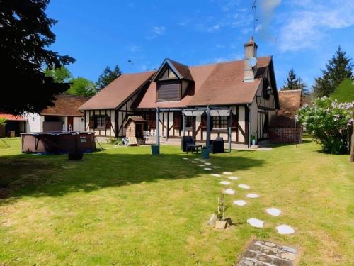 Chaon House | La Demeure du Cerf Gîte de charme avec piscine chauffée & spa, au cœur de la Sologne, proche Lamotte-Beuvron et Beauval