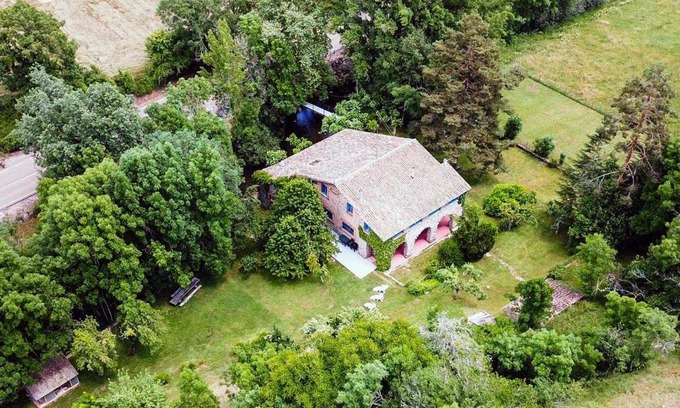 La Pola de Gordon House | La Fábrica de Cabornera Casa aislada con jardín