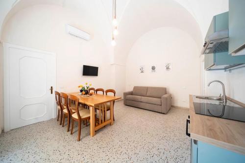 Villa Castelli Apartment | La Fontana Casaurea Apartment, Centro-AC