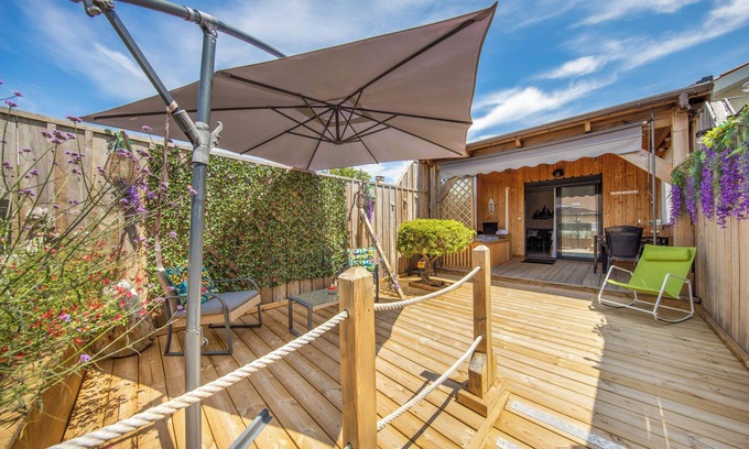 Andernos-les-Bains Apartment | La Gascogne – Relaxing Getaway with Jacuzzi in Andernos-les-Bains